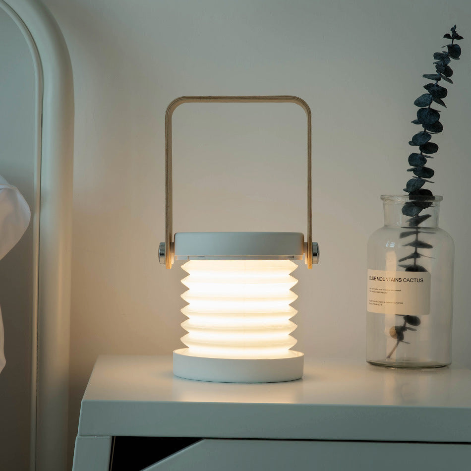 Lámpara LED plegada en modo compacto