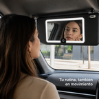 Espejo LED instalado en un auto estacionado